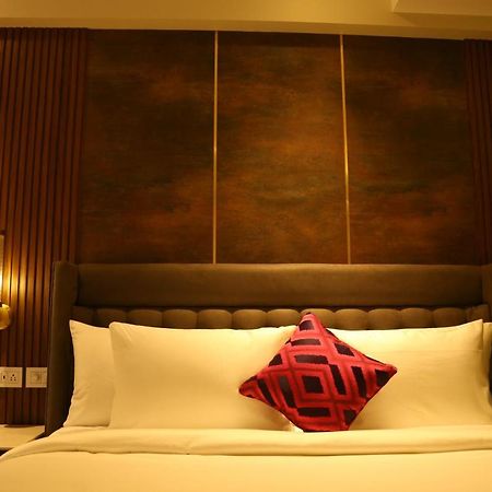 Zirakpur Dreamz Inn & Suites المظهر الخارجي الصورة