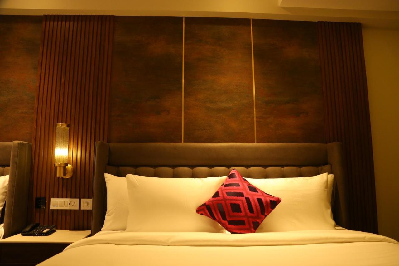 Zirakpur Dreamz Inn & Suites المظهر الخارجي الصورة