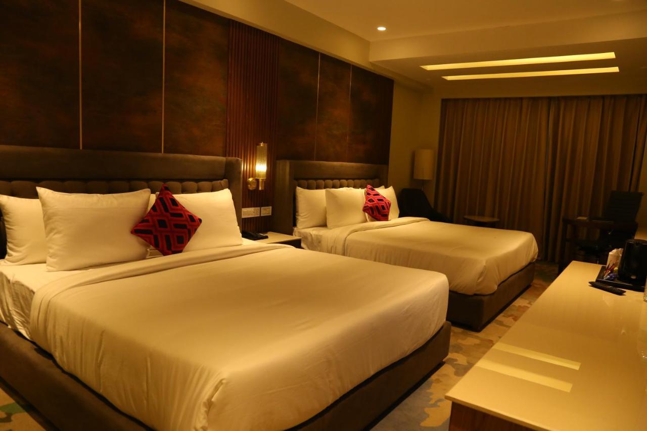 Zirakpur Dreamz Inn & Suites المظهر الخارجي الصورة