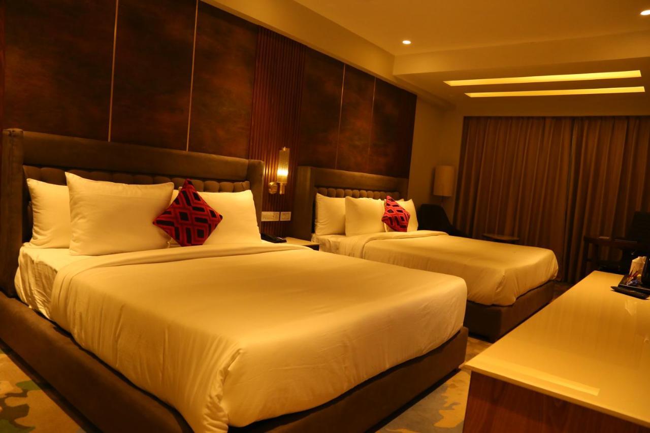 Zirakpur Dreamz Inn & Suites المظهر الخارجي الصورة