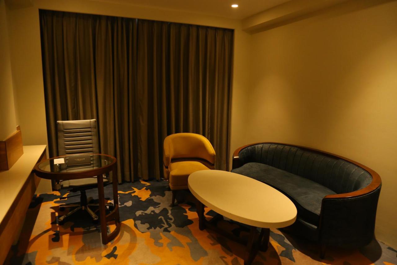 Zirakpur Dreamz Inn & Suites المظهر الخارجي الصورة
