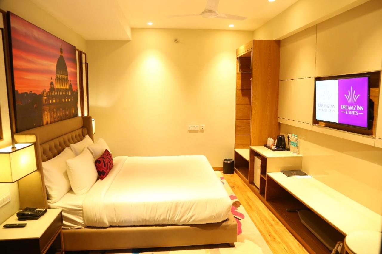 Zirakpur Dreamz Inn & Suites المظهر الخارجي الصورة