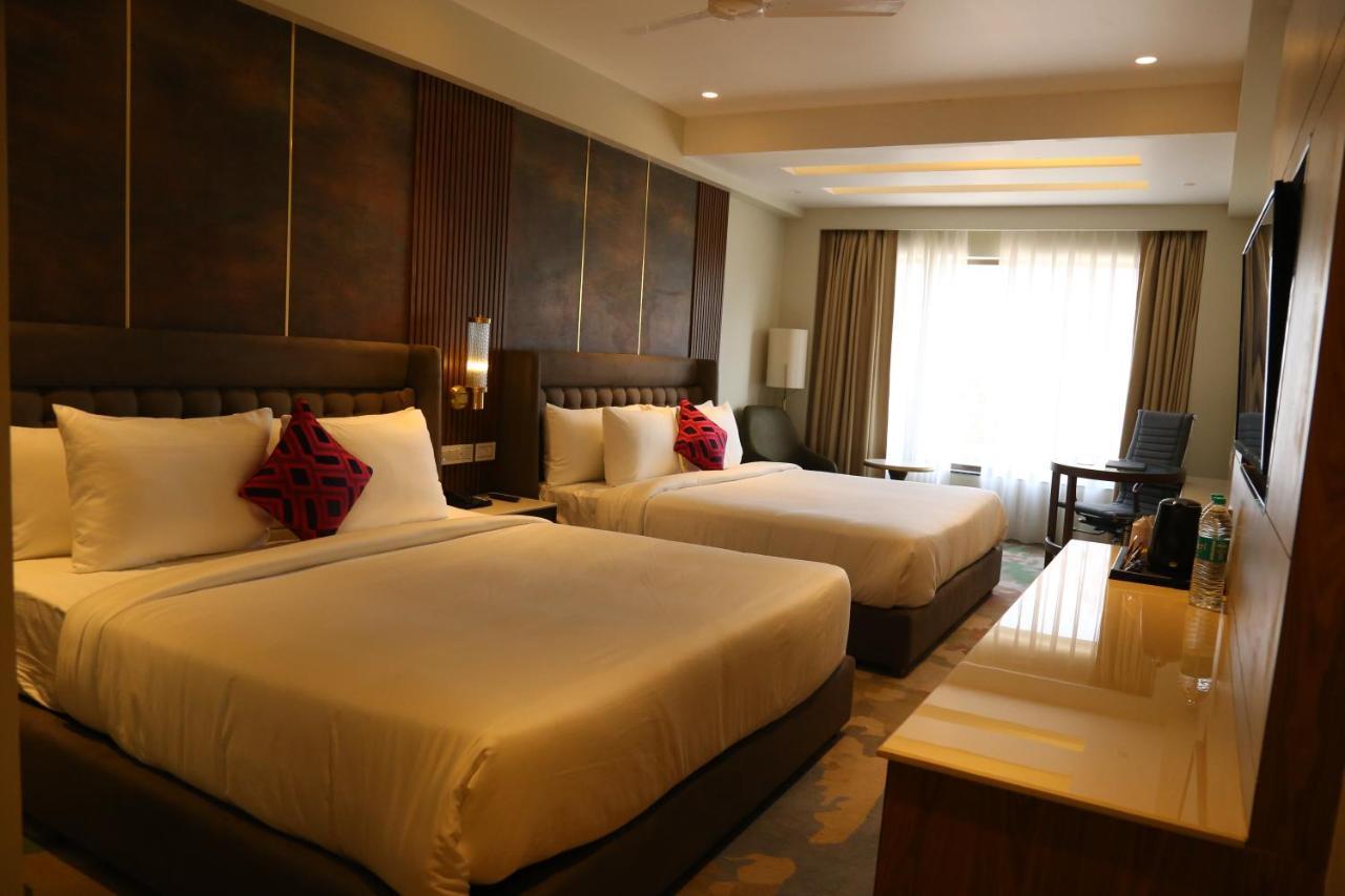 Zirakpur Dreamz Inn & Suites المظهر الخارجي الصورة