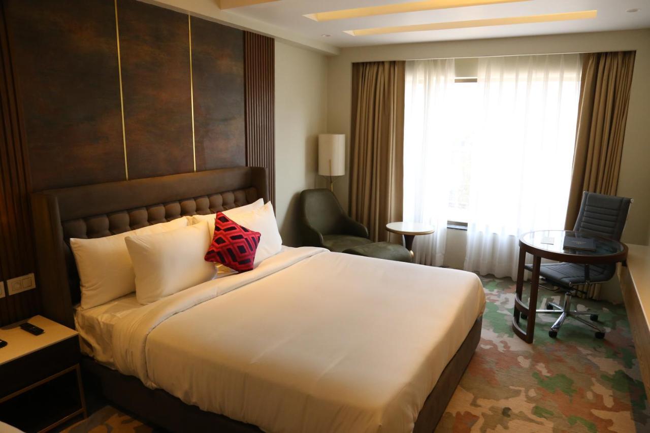 Zirakpur Dreamz Inn & Suites المظهر الخارجي الصورة