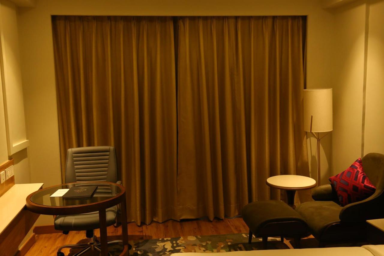 Zirakpur Dreamz Inn & Suites المظهر الخارجي الصورة