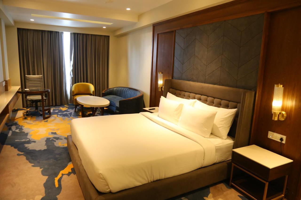 Zirakpur Dreamz Inn & Suites المظهر الخارجي الصورة