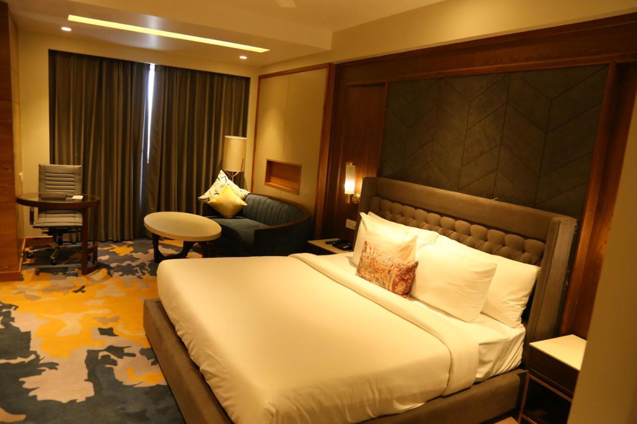 Zirakpur Dreamz Inn & Suites المظهر الخارجي الصورة