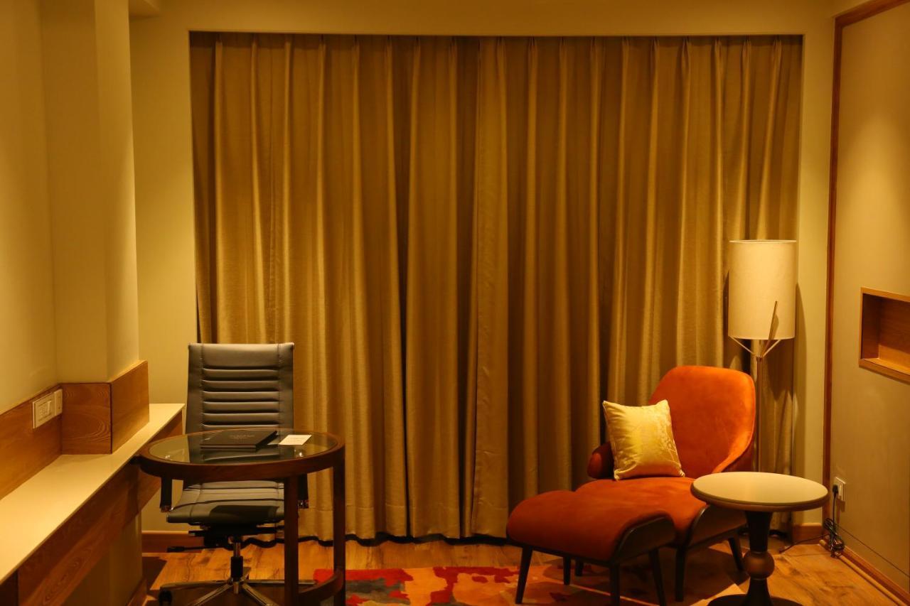 Zirakpur Dreamz Inn & Suites المظهر الخارجي الصورة